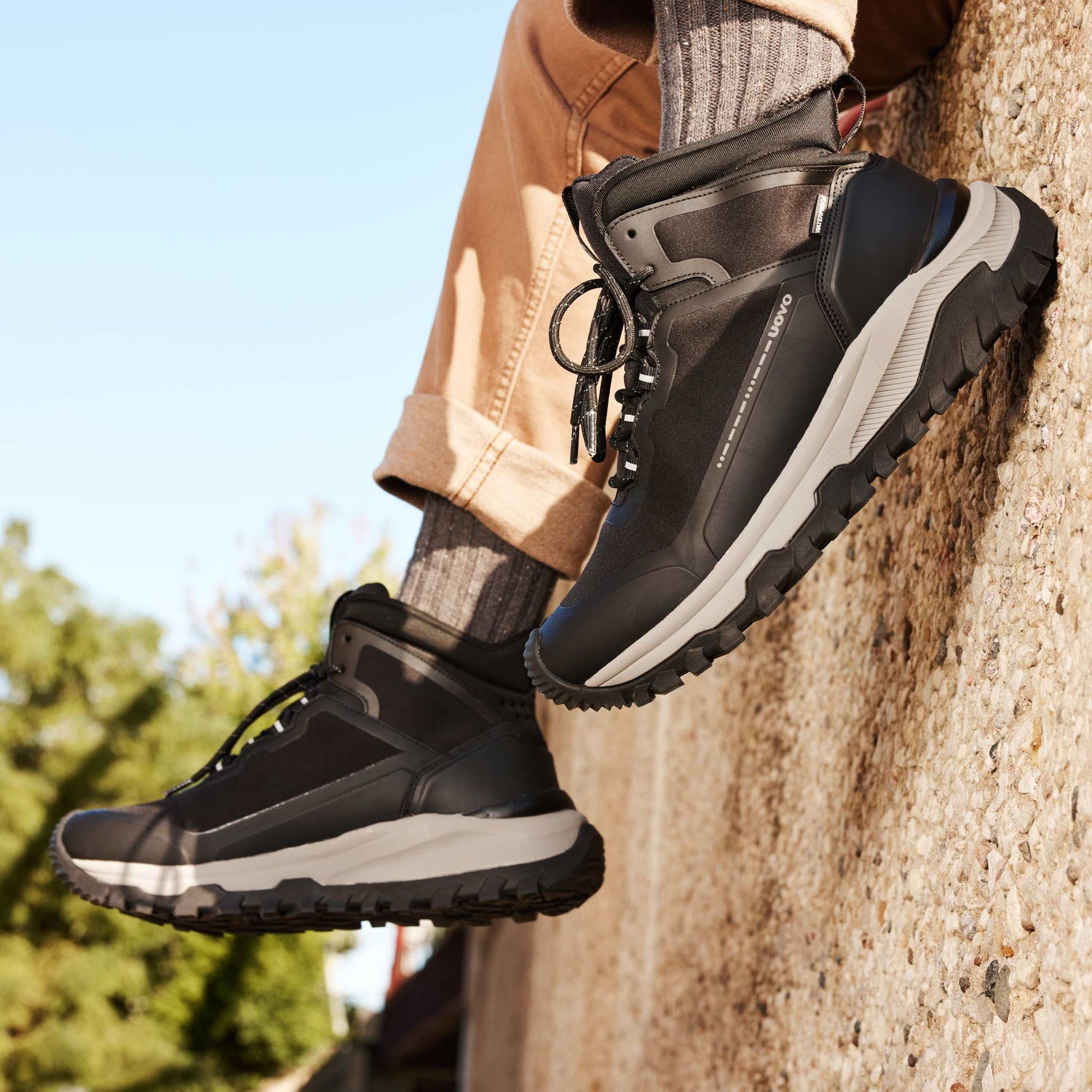 UOVO City Boot Midnight Black, lifestyle view